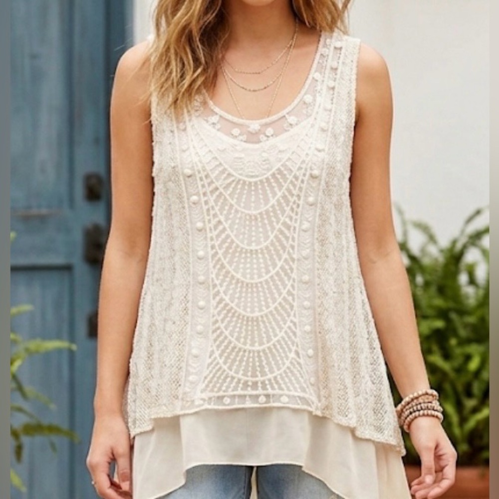 A'reve Layered Crochet Floral Lace Sleeveless Blouse Cream Ivory size Small